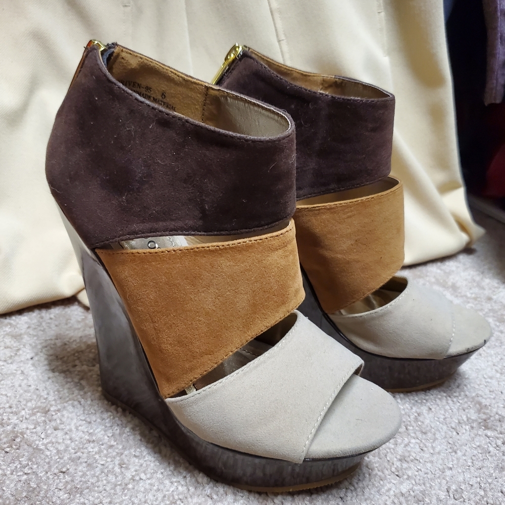 Wedge heels